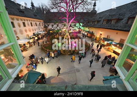 Der Weihnachtsmarkt „Schlösseradvent“ am Traunsee in Gmunden (Oberösterreich, Österreich) ist einer der schönsten Märkte in Österreich. - Die „Schlöss Stockfoto