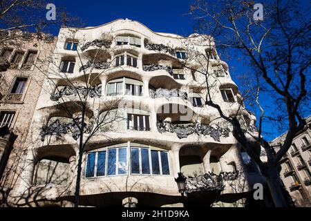 BARCELONA - MÄRZ 2018: Antoni Gaudí entworfen, Mila Haus in Barcelona, Spanien Stockfoto