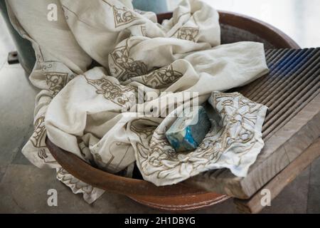 Madeira arbeitet in der Innenstadt von Funchal auf der Insel Madeira in Portugal. Portugal, Madeira, April 2018 Stockfoto