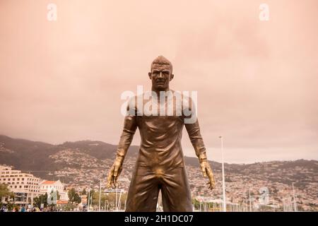 Eine Statue des Fußballers Cristiano Ronaldo aus Portugal im CR7 Museum in der Stadt Funchal der Insel Madeira von Portugal. Portugal, Madeira, Stockfoto