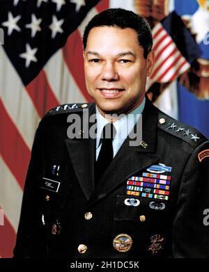 Offizielles Porträt des Generals der US-Armee Colin L. Powell, Vorsitzender der Joint Chiefs of Staff in Washington, DC, am 6. November 1989. Obligatorische Gutschrift: Russell Roederer/DoD über CNP Stockfoto