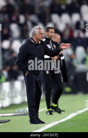 Jose Mourinho, Cheftrainer von AS Roma, ist während des Serie-A-Spiels zwischen dem FC Juventus und AS Roma gedeutet Stockfoto