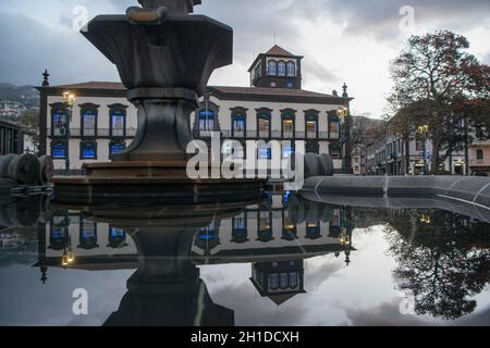 Die Parca da Municipio im Stadtzentrum von Funchal auf der Insel Madeira in Portugal. Portugal, Madeira, April 2018 Stockfoto