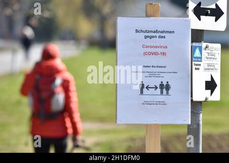 Corona-Rise - Outdoor-Aktivitäten sind zwar in Österreich nicht grundsätzlich veroten, es sollte aber darauf verzichtet werden. - Corona Krise - Outdoor Stockfoto