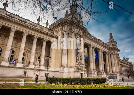PARIS, Frankreich, März 2018: Grand Palais in einem trüben Wintertag kurz vor Frühling Stockfoto