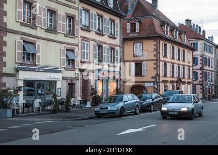 Belfort, Frankreich, 26. Dezember 2017: typische Architektur Detail von Gebäuden in der Innenstadt an einem Wintertag Stockfoto