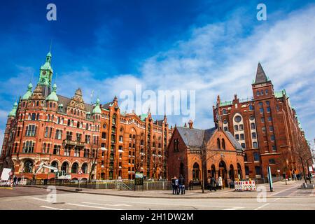 HAMBURG, DEUTSCHLAND - MÄRZ 2018: Schöne antike Gebäude in Hamburg City Stockfoto