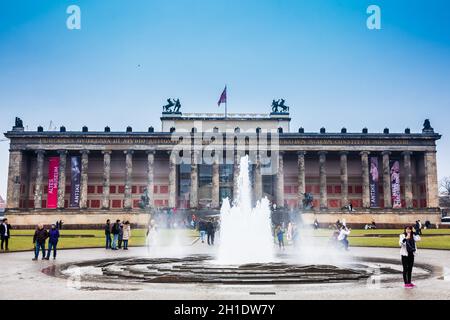 BERLIN, DEUTSCHLAND - MÄRZ 2018: Altes Museum am Lustgarten in einem kalten Winter Tag entfernt Stockfoto