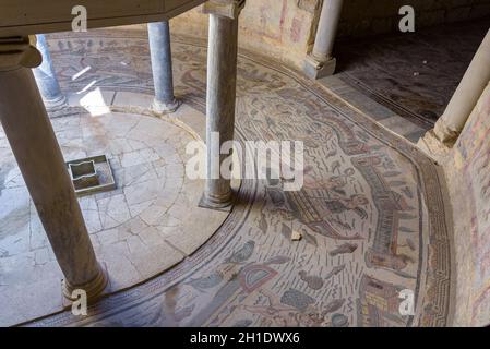 Modica, Sizilien, Italien - 24. August 2017: berühmte Mosaik in der Villa Romana del Calase. UNESCO-Weltkulturerbe. Stockfoto