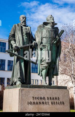 Prag, tschechische Republik - April 2018: Skulptur des dänischen Astronomen Tycho Brahe und der deutschen Mathematiker und Astronom Johannes Kepler Stockfoto