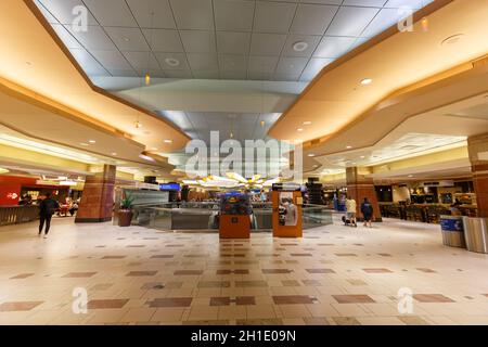 Phoenix, Arizona – 8. April 2019: Terminal 4 am Phoenix Sky Harbor Airport (PHX) in Arizona. Stockfoto