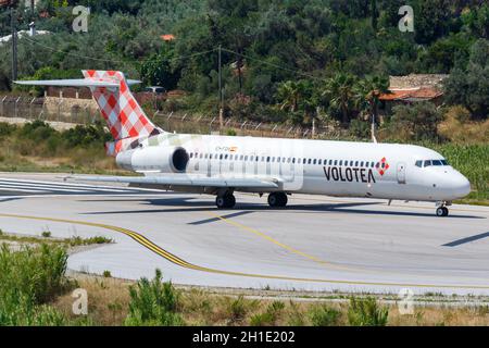 Skiathos, Griechenland – 29. Juli 2019: Volotea Boeing 717 Flugzeug am Skiathos Flughafen (JSI) in Griechenland. Boeing ist ein amerikanischer Flugzeughersteller headqua Stockfoto