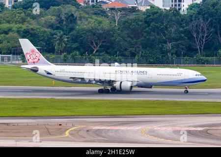 Changi, Singapur – 29. Januar 2018: China Airlines Airbus A330-300 Flugzeug am Changi Flughafen (SIN) in Singapur. Airbus ist ein europäisches Flugzeugmanu Stockfoto