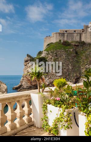 Mittelalterliche Festung Lovrijenac auf der westlichen Wand der Stadt Dubrovnik entfernt Stockfoto