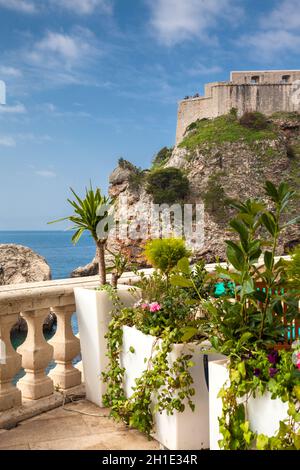 Mittelalterliche Festung Lovrijenac auf der westlichen Wand der Stadt Dubrovnik entfernt Stockfoto