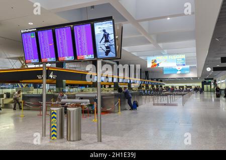 Zürich, Schweiz - 22. Februar 2018: Terminal Check-in 2 am Flughafen Zürich (ZRH) in der Schweiz. Stockfoto