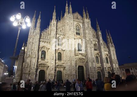 MAILAND, ITALIEN - Mai 30 2019: Nachtansicht des Mailänder Doms Stockfoto