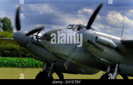 Moskitonachtsjäger mit Triebwerken auf dem Flugplatz East Kirkby. VEREINIGTES KÖNIGREICH. Stockfoto