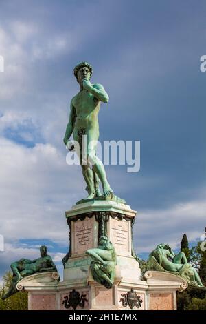 Florenz, Italien - April, 2018: Nachbildung der David Statue, das Meisterwerk des berühmten italienischen Künstler Michelangelo an Michelangelo Platz in gesetzt Stockfoto