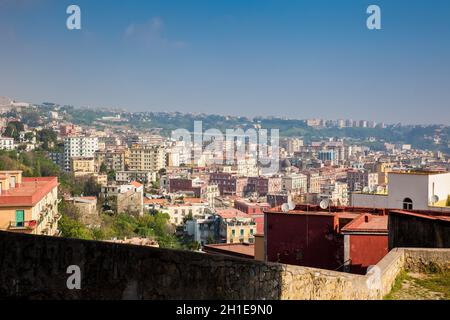 Blick auf Neapel Stadt vom Pedamentina di San Martino ein komplexes System der abgestuften Abfahrten mit 414 Schritte, die Certosa di San Martino, verbindet Stockfoto