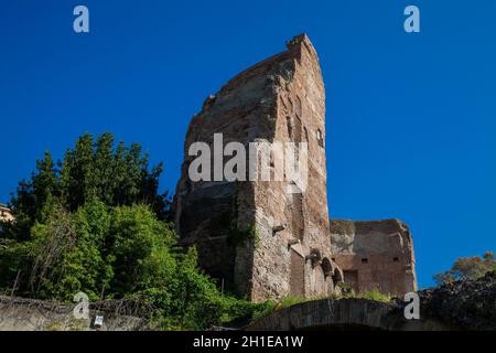 Die Ruinen der Thermen des Trajan Bade- und Freizeitanlage im antiken Rom ab 104 AD Stockfoto