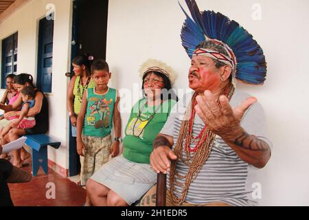 pau brasil , bahia / brasilien - 16. april 2012: Nailton Muniz, Häuptling und indigener Führer Pataxo Hahahahae in der Gemeinde Pau Brasilien. *** Loc Stockfoto