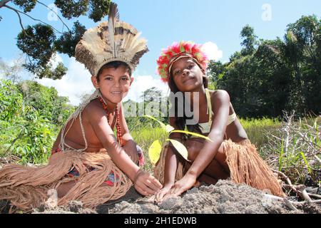 ilheus, bahia / brasilien - 3. juni 2012: Tupinamba-Indianer werden im Dorf Itapuan in der Gemeinde Ilheus gesehen. *** Ortsüberschrift *** Stockfoto