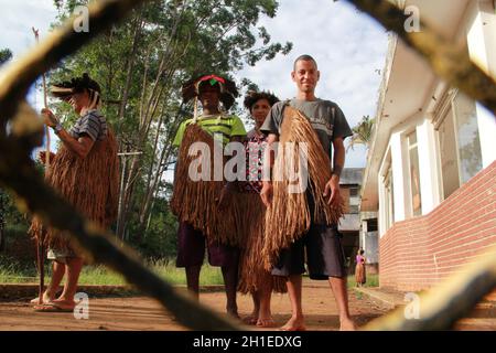 Buerarema , bahia / brasilien - 17. juni 2012: Tupinamba Indianer werden während der Besetzung einer Farm in der Gemeinde Buerarema gesehen. *** Lokale Bildunterschrift Stockfoto