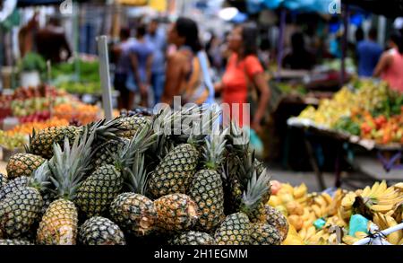 salvador, bahia / brasilien - 27. dezember 2016: Ananas zum Verkauf auf der Japan Fair im Viertel Liberdade in Salvador. *** Ortsüberschrift *** Stockfoto