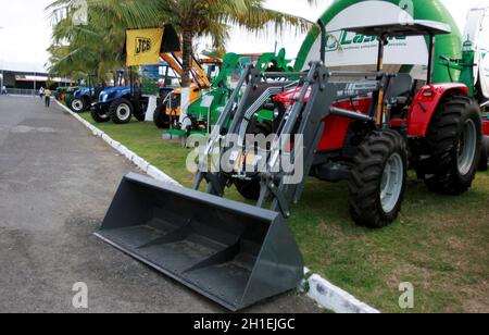 salvador, bahia / brasilien - 3. dezember 2014: Landwirtschaftliche Maschinen und Traktoren sind auf einer Landwirtschaftsmesse in der Stadt Salvado zu sehen Stockfoto