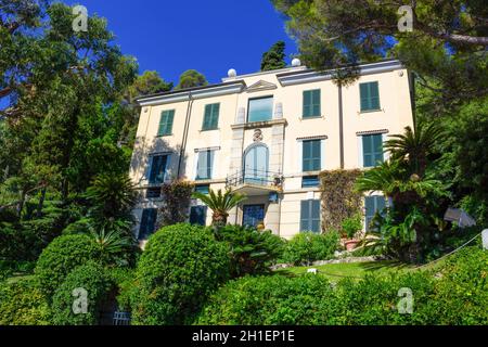 Santa Margherita Ligure, Italien - 13. September 2019: Santa Margherita Ligure, Liguria Italia - schöne Villa mit der typischen Architektur Stockfoto