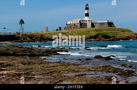 salvador, bahia / brasilien - 25. September 2012: Blick auf das Fort Santo Antonio, allgemein bekannt als Farol da Barra, in der Stadt Salvador. Stockfoto