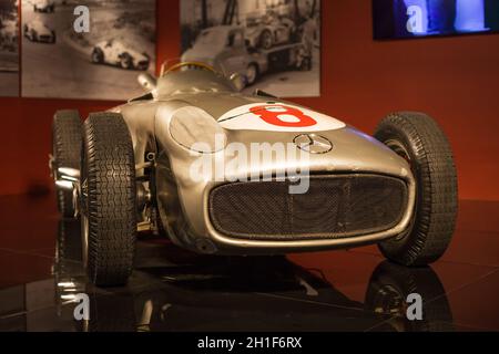 Turin, Italien - 13. August 2021: Mercedes Benz RW 196 im Nationalen Automobilmuseum (Mauto) in Turin, Italien. Stockfoto