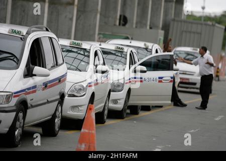 salvador, bahia / brasilien - 31. Mai 2016: In der Stadt Salvador ist eine Taxischlange zu sehen. *** Ortsüberschrift *** Stockfoto