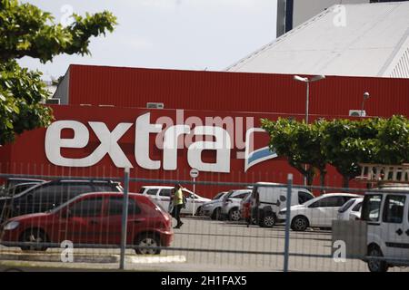 salvador, bahia / brasilien - 20. september 2016: Fassade des Extra-Supermarkts im Ananas-Label in der Stadt Salvador. *** Ortsüberschrift *** Stockfoto