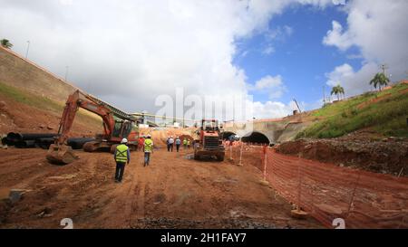 salvador, bahia / brasilien - 23. märz 2017: Maschine wird auf der Baustelle der Avenida Gal Costa in der Stadt Salvador gesehen. *** Lokale Bildunterschrift ** Stockfoto