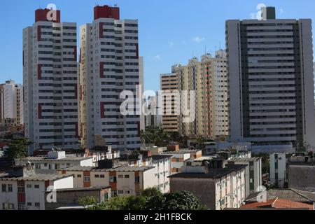 salvador, bahia / brasilien - 9. august 2018: Blick auf Wohngebäude im Stadtteil Imbui. *** Ortsüberschrift *** Stockfoto