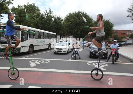 salvador, bahia / brasilien - 24. oktober 2018: Argentinische Straßenkünstler treten auf der Straße in der Stadt Salvador auf. *** Lokale Bildunterschrift ** Stockfoto