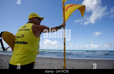 salvador, bahia / brasilien - 26. juni 2019: Rettungsschwimmer werden am Strand von Patamares in Salvador gesehen. *** Ortsüberschrift *** Stockfoto