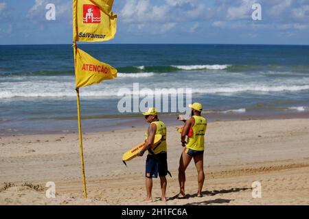 salvador, bahia / brasilien - 26. juni 2019: Rettungsschwimmer werden am Strand von Patamares in Salvador gesehen. *** Ortsüberschrift *** Stockfoto