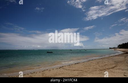 vera cruz, bahia / brasilien - 18. oktober 2019: Blick auf den Praia do sol, in der Gemeinde Vera Cruz. Der Standort war von einer Ölpest auf See betroffen. ** Stockfoto