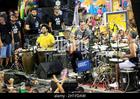 salvador, bahia / brasilien - 24. februar 2017: Die Alavonte Band wird während des Karnevals 2017 in Salvador City gesehen. *** Ortsüberschrift *** . Stockfoto