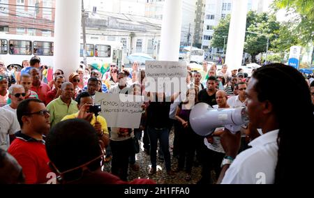 salvador, bahia / brasilien - 12. Mai 2015: Demonstration von Mitarbeitern, die von der Federal University of Bahia - UFBA - im Viertel Canela in Th Stockfoto