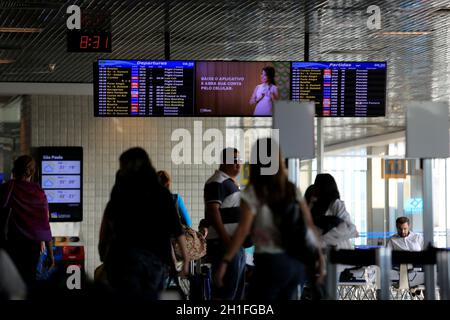 sao paulo, sp/brasilien – 11. Februar 2017: Passagiere werden in der Abflughalle des Flughafens Congonhas in Sao Paulo gesehen. *** Lokale Capti Stockfoto