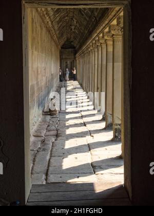 Blick auf das Innere der Äußeren Galerie von Angkor Wat - Siem Reap, Kambodscha Stockfoto