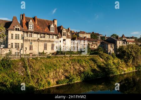 FRANKREICH. DORDOGNE (24). PERIGUEUX. RENAISSANCE-HÄUSER AM RANDE DES ISLE RIVER Stockfoto