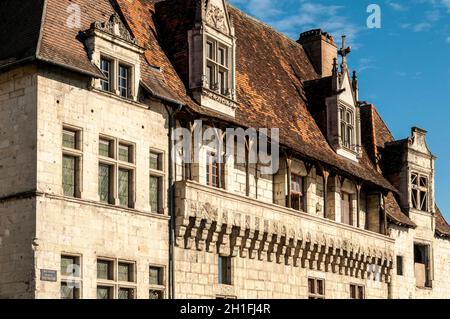 FRANKREICH. DORDOGNE (24). PERIGUEUX. RENAISSANCE-HÄUSER AM RANDE DES ISLE RIVER Stockfoto