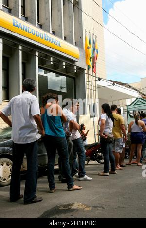 itabuna, bahia / brasilien - 19. juni 2012: Die Kunden stehen in der Banco do Brasil Niederlassung in Itabuna in der Schlange. *** Lokale Bildunterschrift ** Stockfoto