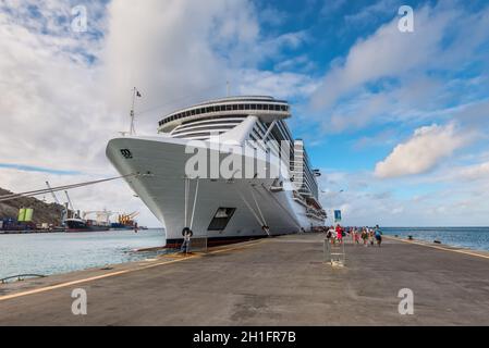 Point Blanche, St. Maarten - 1. Mai 2019: Kreuzfahrtschiff MSC Seaside docked in the Great Bay of the Port of St. Maarten (Netherlands) - Scenic Caribbean Stockfoto