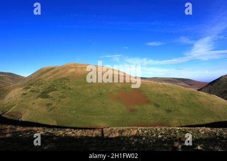 Blick auf die Bannerdale Crags von Scales Fell, Lake District National Park, Cumbria, England Stockfoto